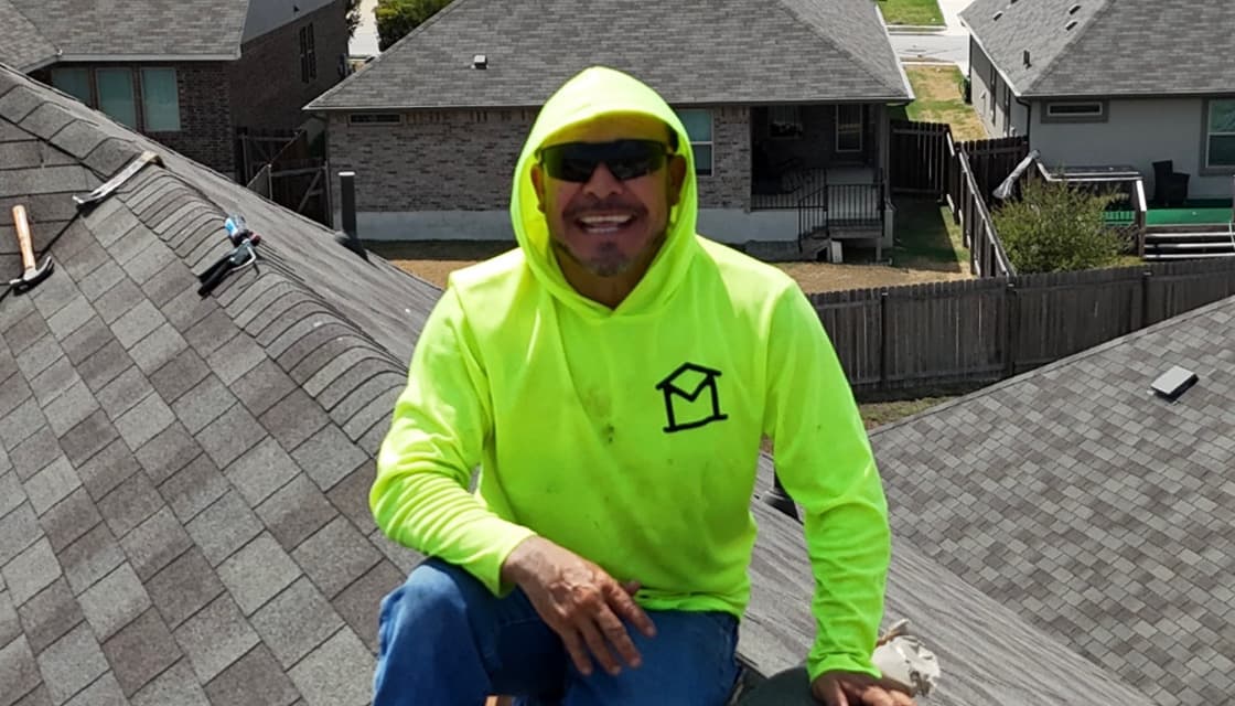 McCannical Roofing Team Member